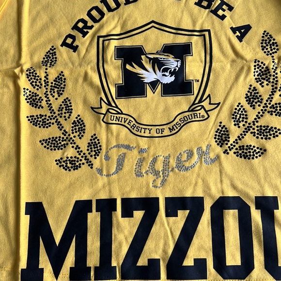 NWT Women’s Missouri Tigers Crop Top - Picture 2 of 2